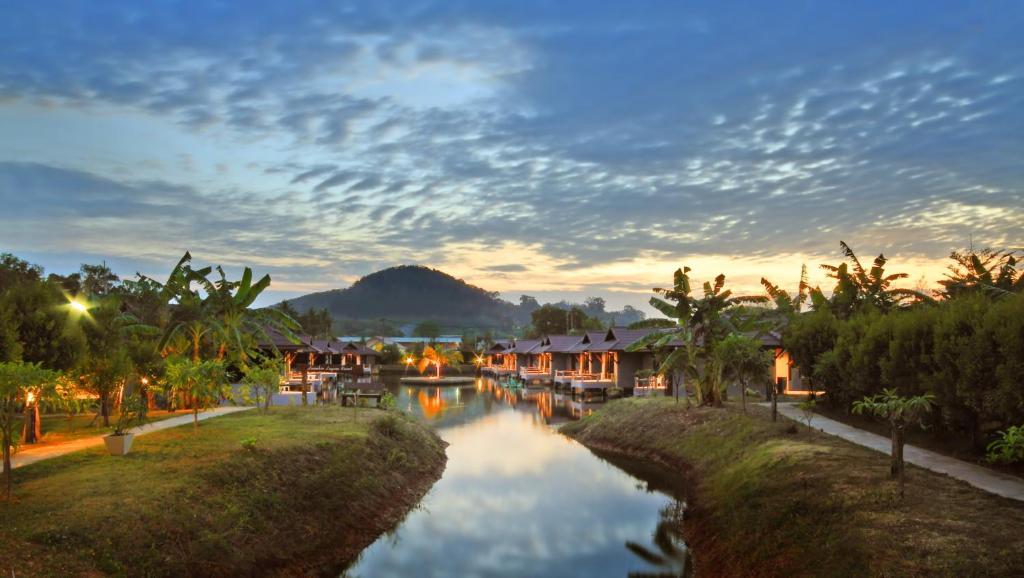 The Villa Laemhin Lagoon Resort Phuket Exterior photo