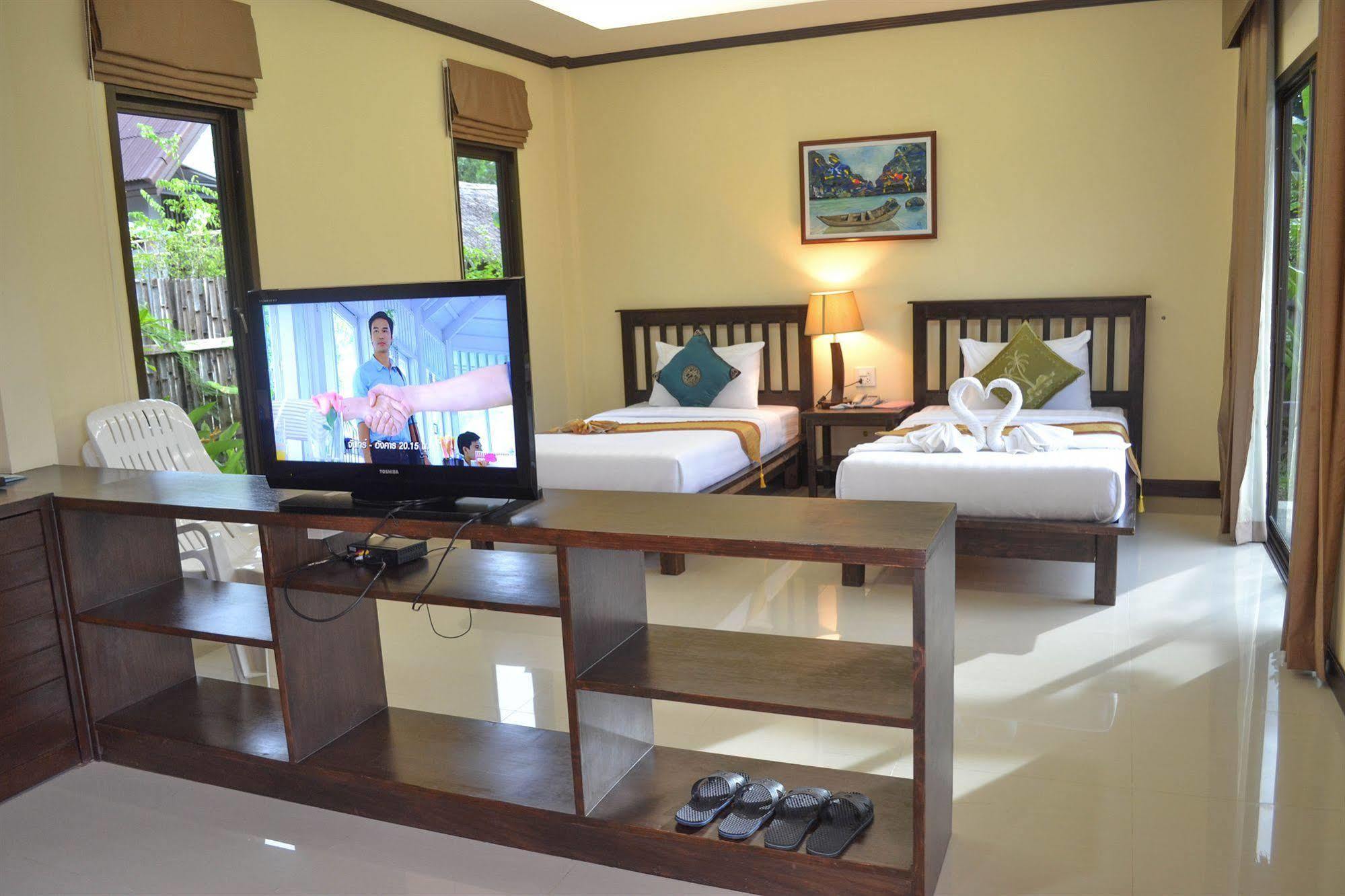 The Villa Laemhin Lagoon Resort Phuket Exterior photo
