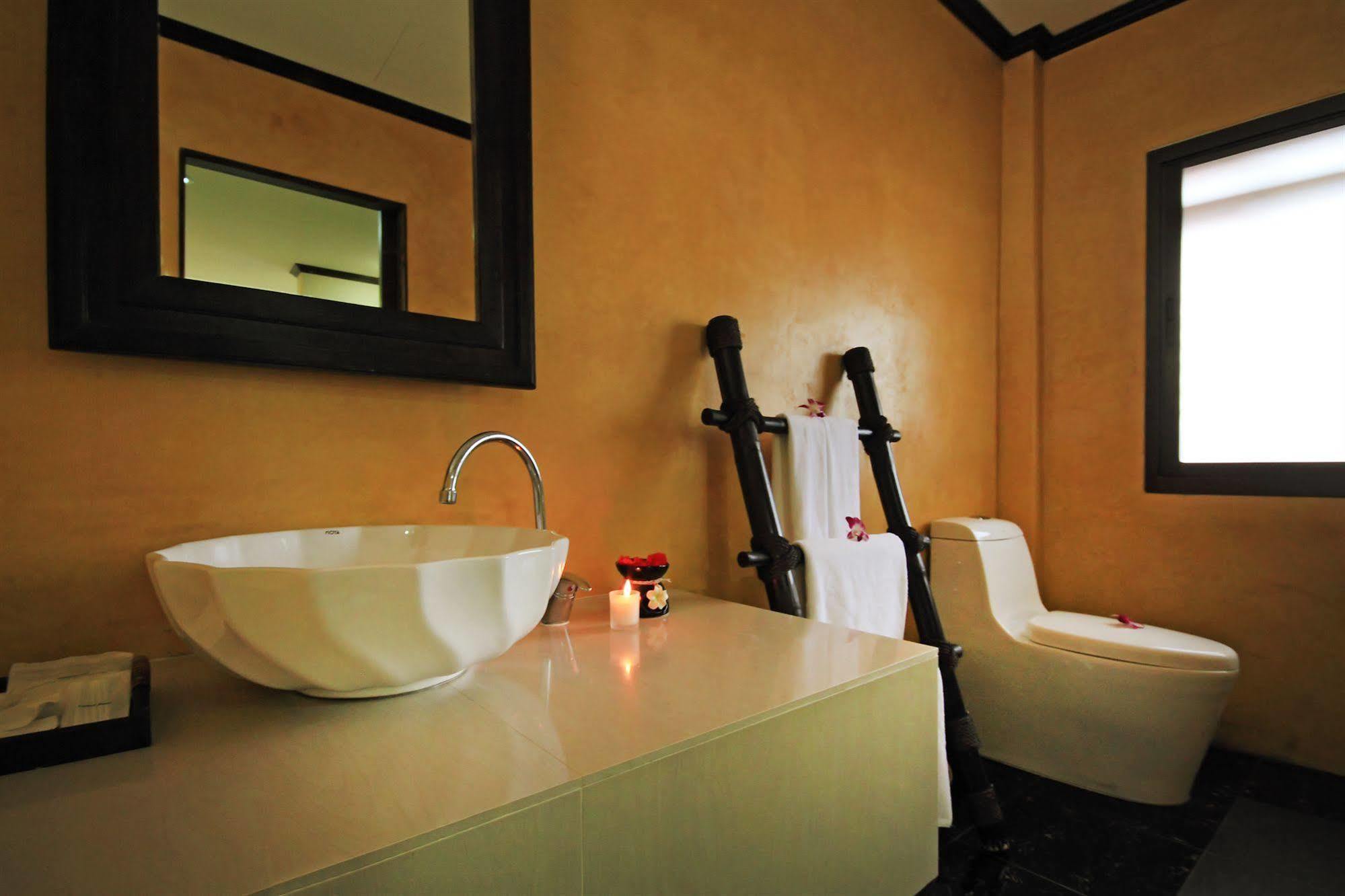 The Villa Laemhin Lagoon Resort Phuket Exterior photo